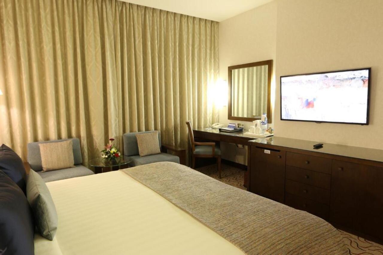 Samaya Hotel Deira Dubai Bagian luar foto